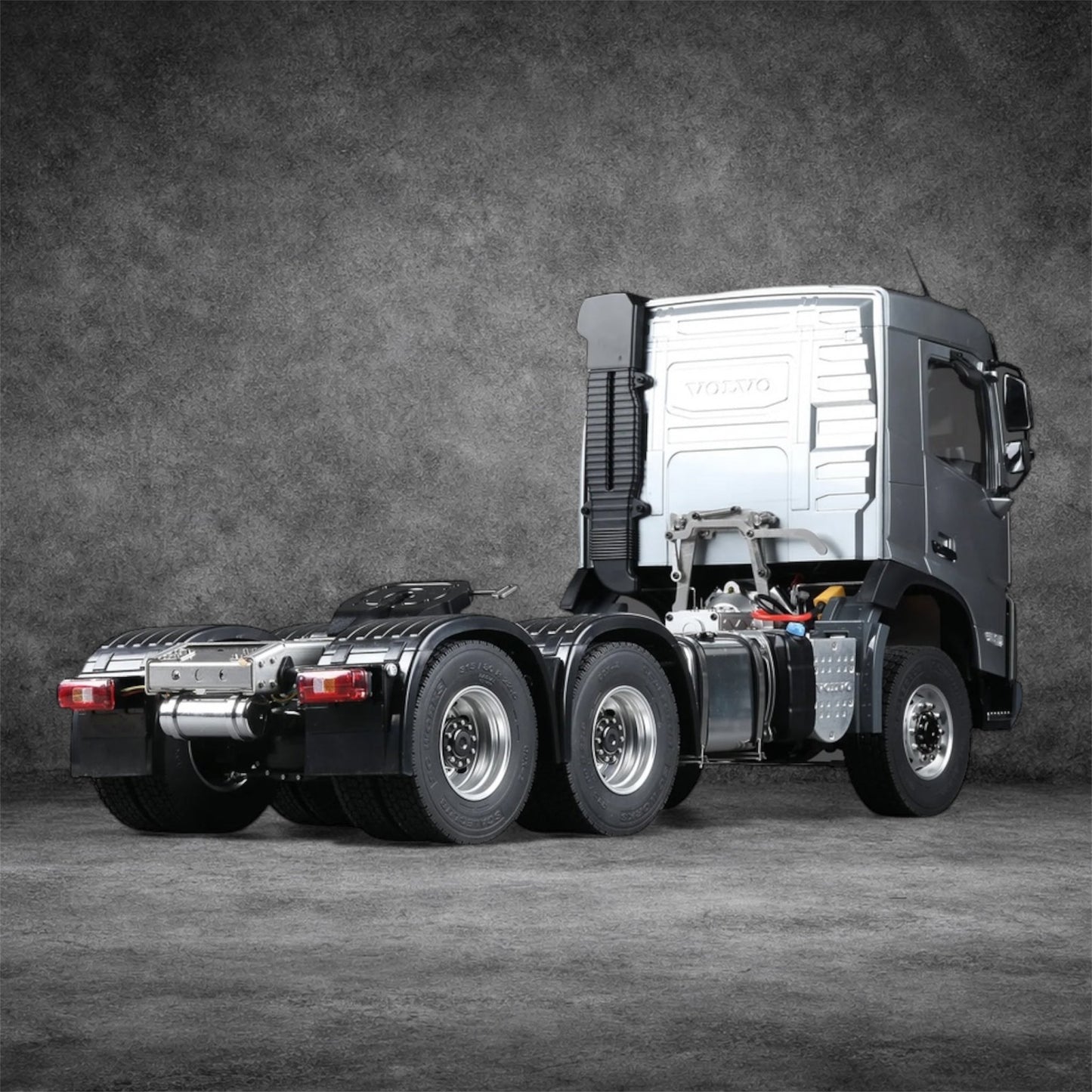 VOLVO FMX 6x6 Model E113 | Premium Remote Control Volvo FMX 6x6 Truck Model